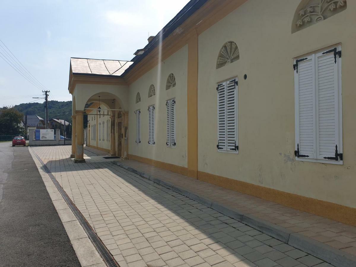 Hotel Majerovsky Kastiel Vranov nad Toplou Exteriér fotografie